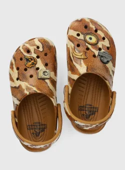 Crocs slapi copii JURASSIC WORLD CLASSIC CLOG culoarea maro