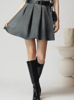 Fusta scurta casual din velur gri cu buzunare si curea in talie
