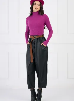 Pantaloni din piele ecologica negri cu buzunare si curea in talie