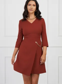 Rochie Alexandra maro cu lant in talie