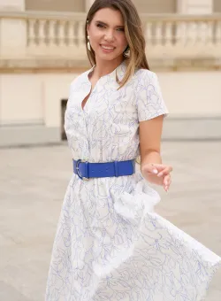Rochie din bumbac alba cu imprimeu albastru si curea in talie