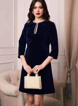 Rochie DY Fashion eleganta din catifea bleumarin cu perle la bust
