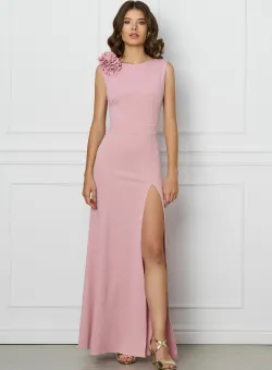 Rochie DY Fashion lunga roz cu floare la umar