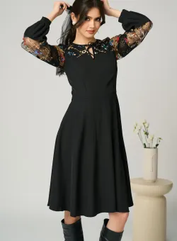 Rochie Moze eleganta din triplu voal cu broderie pe maneci