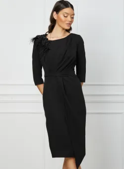 Rochie neagra cu aplicatie florala maxi pe umar