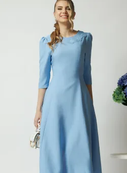 Rochie office din stofa bleu cu flori la bust