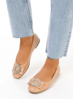 Balerini eleganti Missa camel