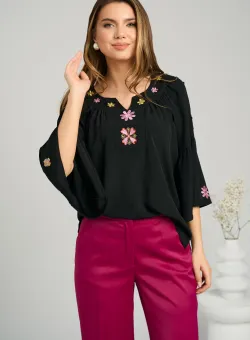 Bluza eleganta din crep neagra cu broderie traditionala
