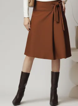 Fusta office din stofa maro cu funda in talie
