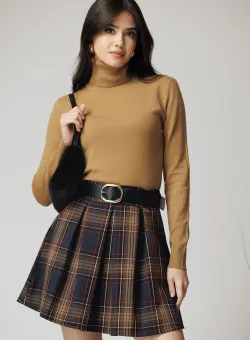 Maleta din tricot maro camel cu guler intors