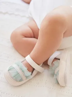 Mayoral Newborn pantofi pentru bebelusi culoarea bej