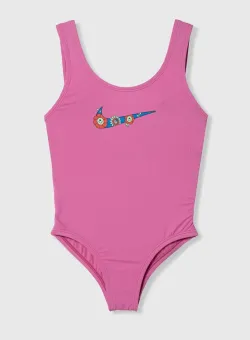 Nike Kids costum de baie dintr-o bucată pentru copii MULTI LOGO culoarea roz