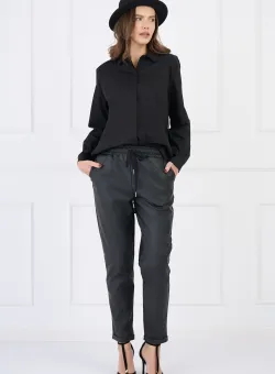 Pantaloni din piele ecologica negri cu buzunare si elastic in talie