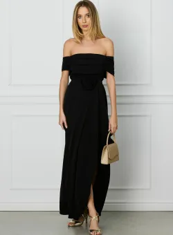 Rochie neagra lunga cu trandafir in talie