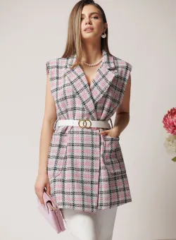 Vesta office din tweed cu carouri roz si curea in talie