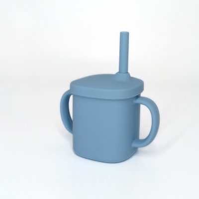 Cana cu pai si capac din silicon Coccorito Blue 180 ml