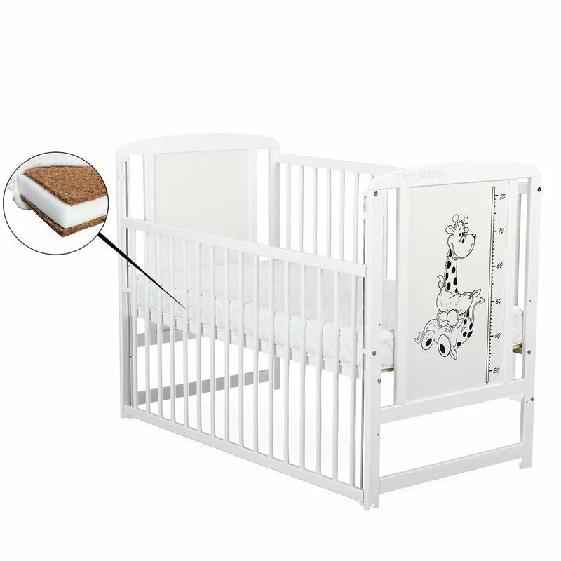 Patut din lemn bebe, 120x60 cm, Cu laterala culisanta, Din lemn de pin si mdf, Stabil si rezistent, Inaltime saltea reglabila pe 3 nivele, Laterala cu 3 bete detasabile, EN716-1, EN716, Alb, Babyneeds, Timmi Girafa + Saltea 10 cm