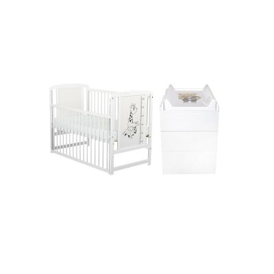 Set mobilier pentru copii, BabyNeeds: Patut cu laterala culisanta, din lemn de pin si MDF, somiera reglabila in 3 trepte, Timmi Girafa, 120x60 cm + Saltea cocos-burete-cocos, 10 cm + Comoda cu masuta de infasat, Alb
