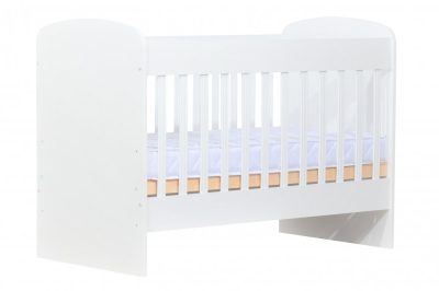 Set patut din lemn cu doua laterale pline Nichiduta Sweet Dreams I 120x60 cm,Somiera reglabila pe 3 nivele de inaltime,Muchii rotunjite,Realizat din PAL de calitate + Saltea cocos 12 cm cu husa detasabila din microfibra
