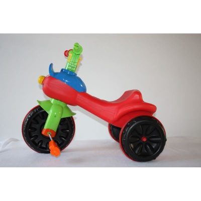 Tricicleta pentru copii Burak Toys Funny Red cu claxon si pedale, greutate maxima admisa 20 kg